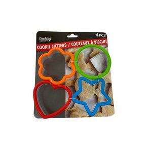Set of 4 plastic shaped cookie cutters NIP